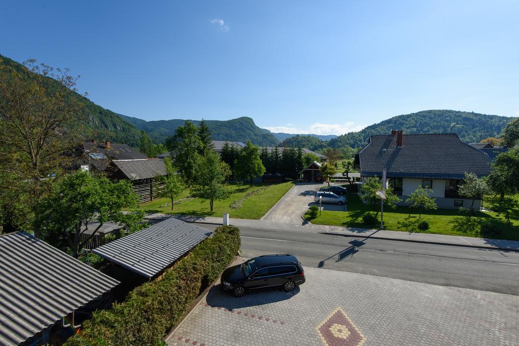 Penzion Vila Bistrica ボヒニュスカ・ビストリツァ エクステリア 写真